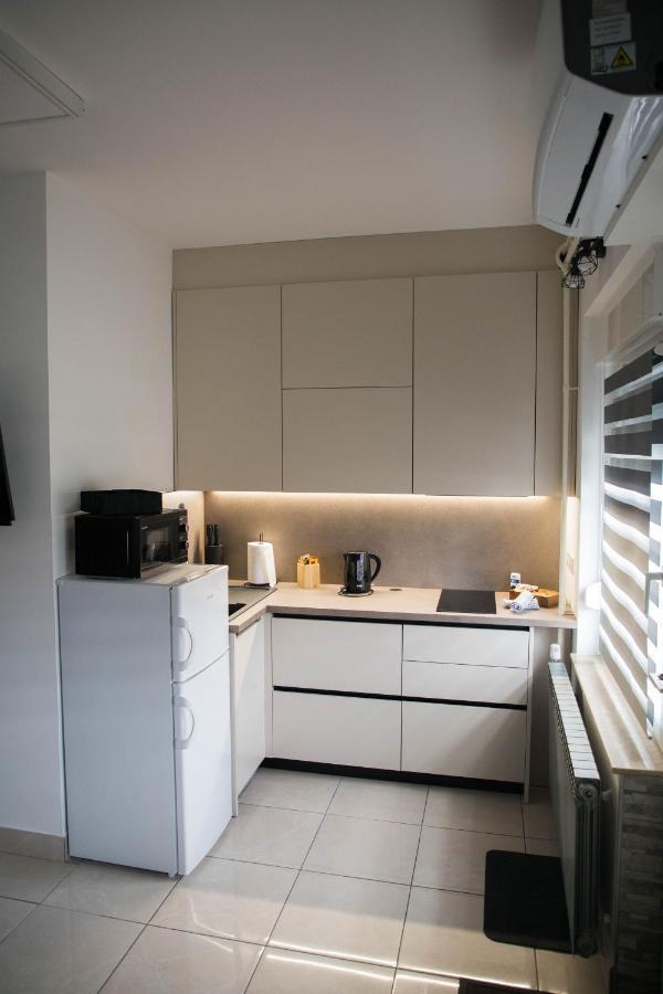 Studio Apartman Suburban Visnjevac Ngoại thất bức ảnh