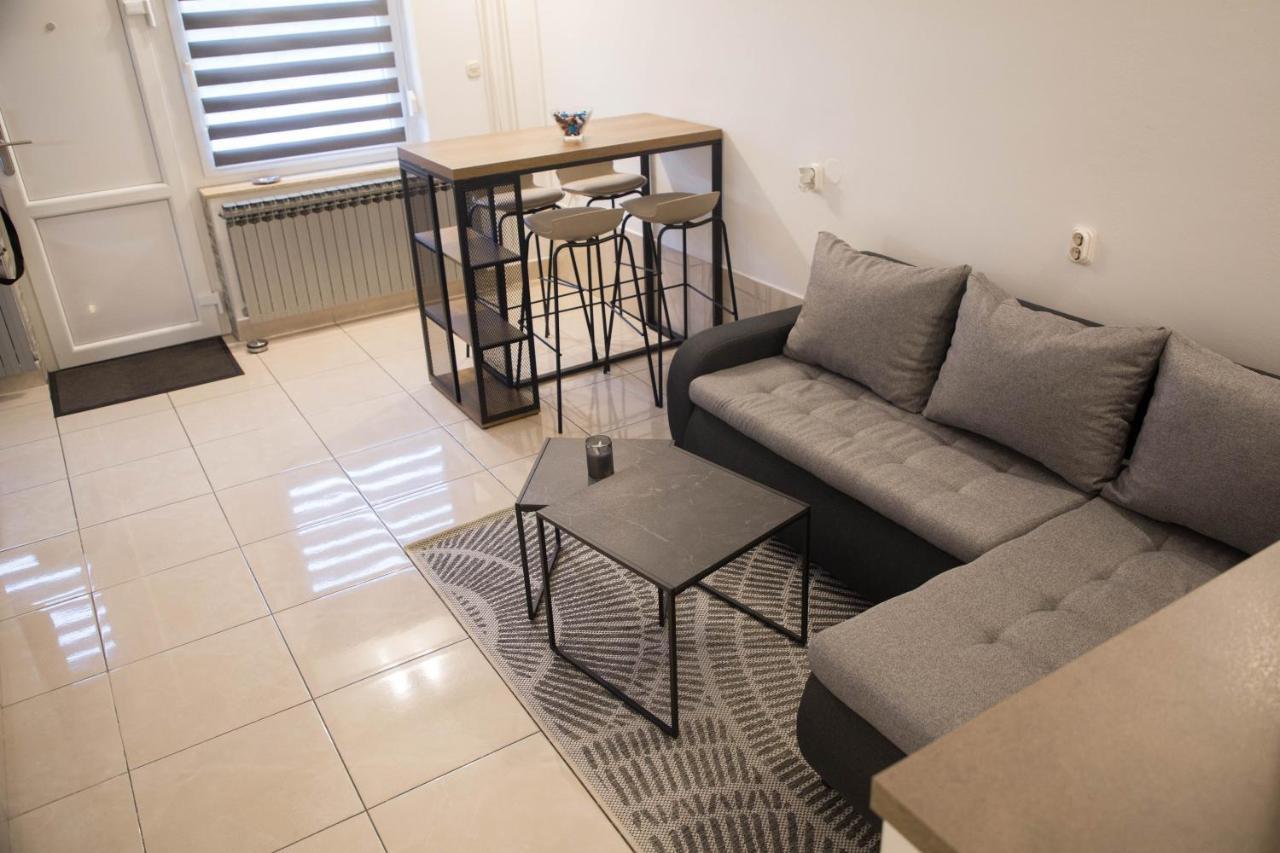 Studio Apartman Suburban Visnjevac Ngoại thất bức ảnh