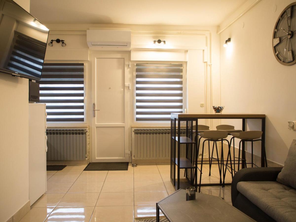 Studio Apartman Suburban Visnjevac Ngoại thất bức ảnh